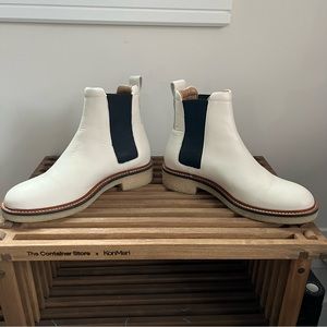 Everlane Italian Leather Chelsea Boot